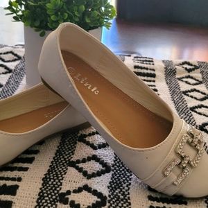 Ballerina White Flats